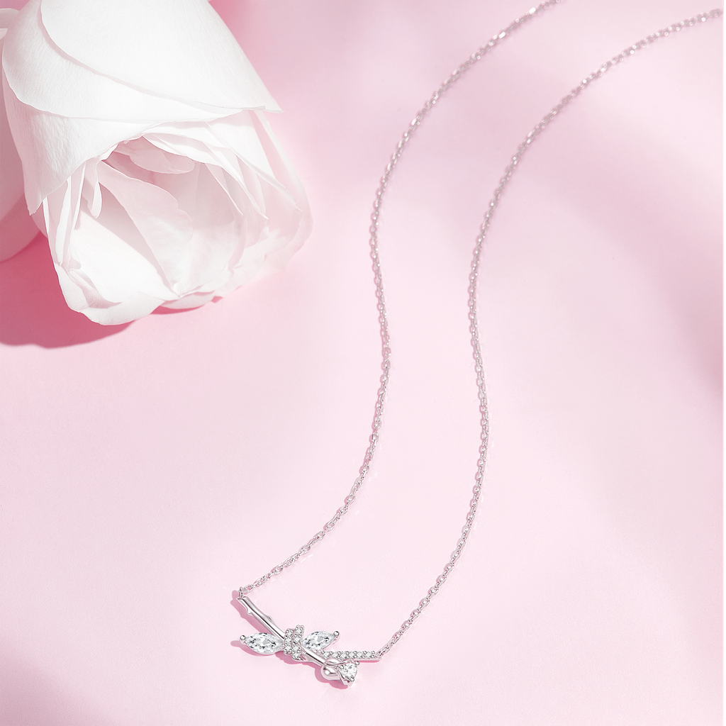 FANCI ME "La Rose" Sterling Silver Love Knot Necklace Full