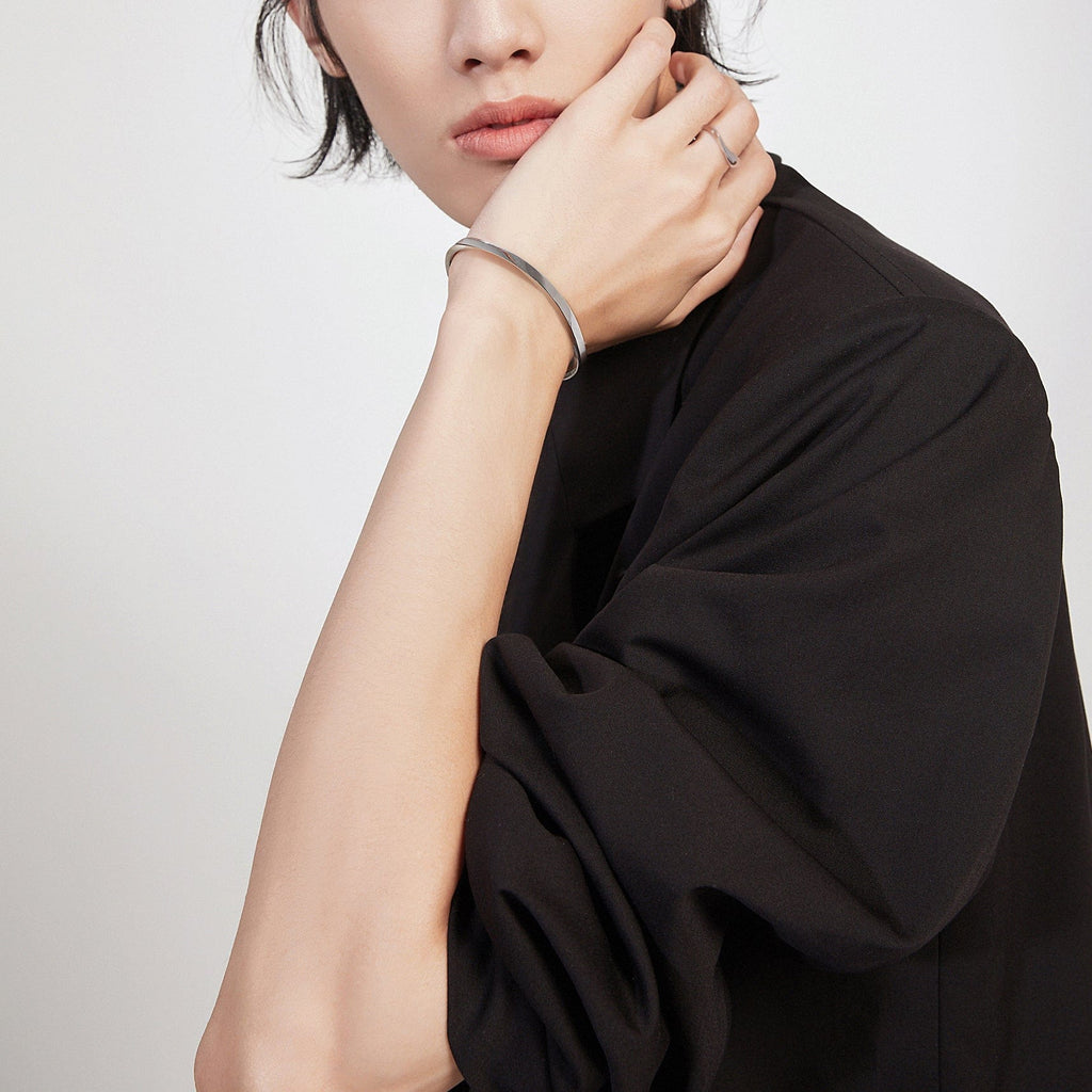 FANCIME "Star Flow" Mobius Matching Spiral Sterling Silver Bangle Model